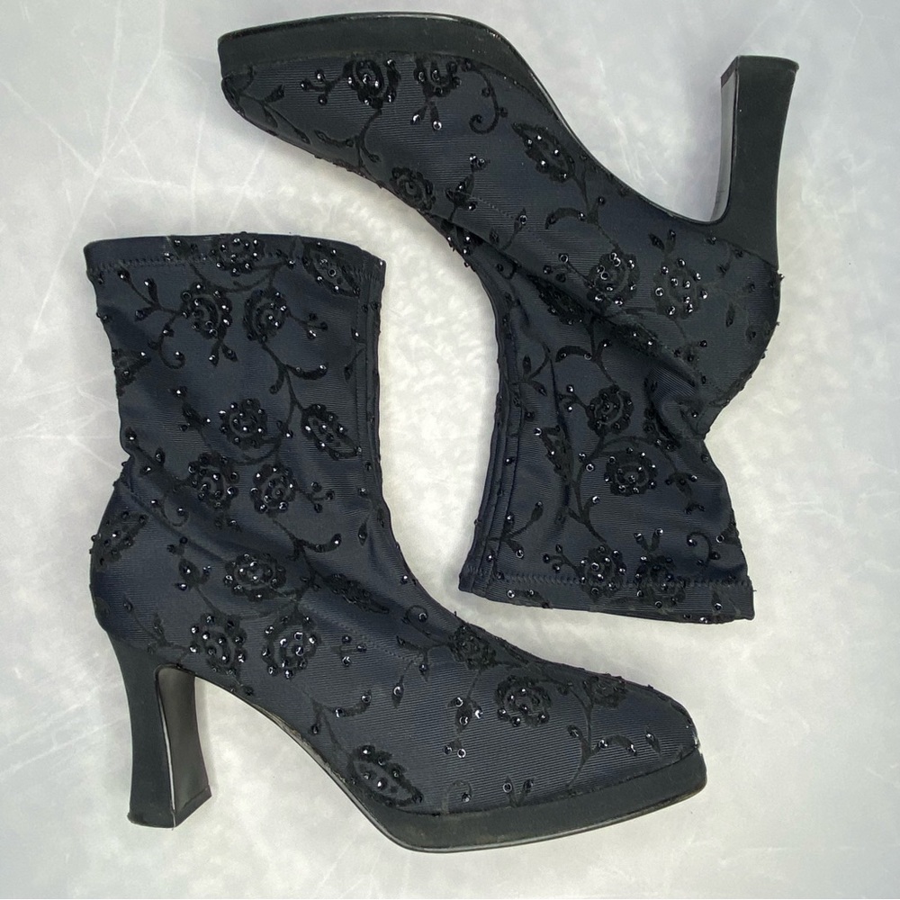 Retro black lace bootie
